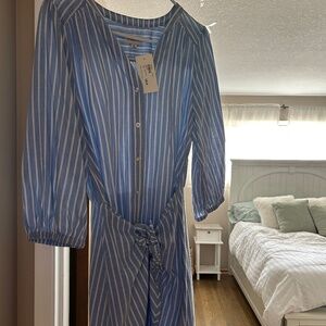 Front tie shirt dress